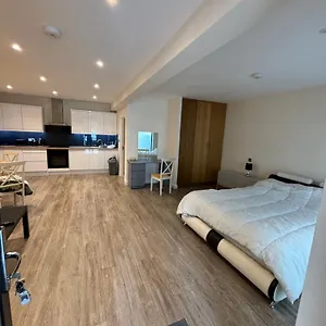  Apartment Paddy's